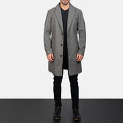 
Vue détaillée of Notch & Button Hardware on Petrillo Gris Wool Single Breasted Manteau en Cuir pour Homme