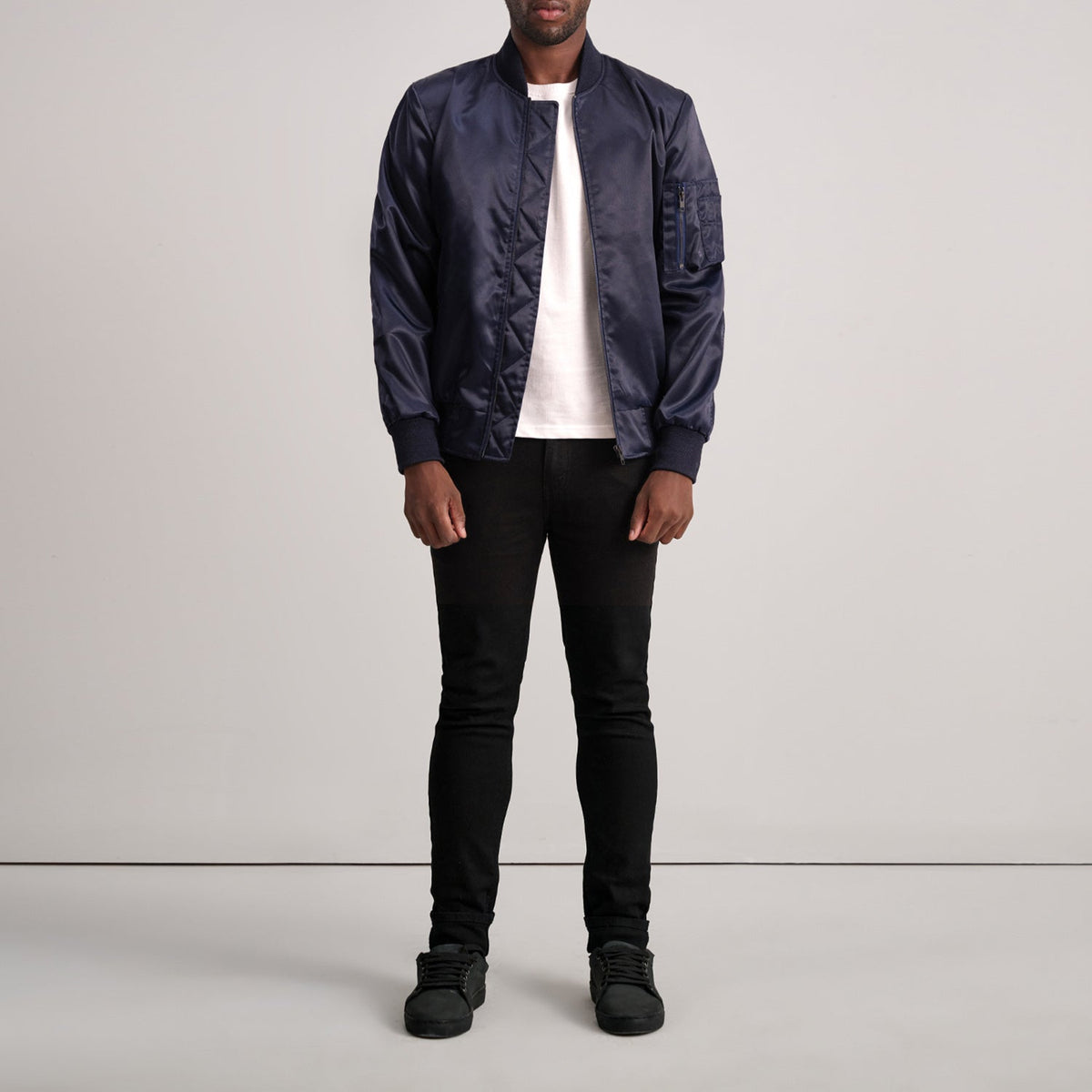 
Vue détaillée of Varsity & Zipper Hardware on Quinton MA-1 Bleu Blouson Bombardier en Cuir pour Homme