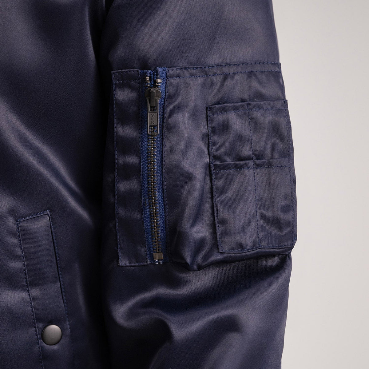 
Vue intérieure Showing Polyester Lining & Deux poches intérieures fonctionnelles