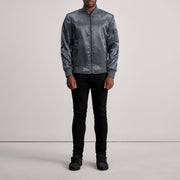 Vue détaillée of Varsity &amp; Zipper Hardware on Quinton MA-1 Gris Blouson Bomber en Cuir pour Homme