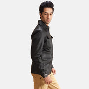 Black Sheepskin leather Jacket - Vue de dos avec coupe ajustée aux épaules &amp; ourlet soigné