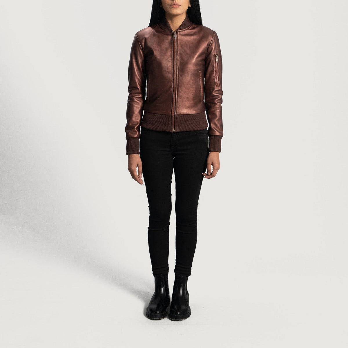 Vue détaillée of Varsity &amp; Zipper Hardware on Women's Reida Bordeaux Blouson Bomber en Cuir pour Femme