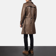 
Royson Marron Leather Duster Manteau en Cuir pour Homme - Vue de profil mettant en valeur la coupe de manche ergonomique