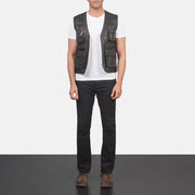 
Safari Marron Gilet en Cuir pour Homme - Vue de profil mettant en valeur la coupe de manche ergonomique