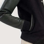 Vue intérieure Showing Quilted Polyester Lining &amp; Deux poches intérieures
