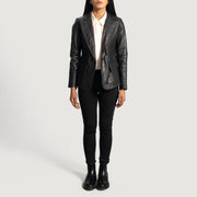 Vue détaillée of Notch &amp; Button Hardware on Women's Selina Noir Blazer en Cuir en Cuir pour Femme