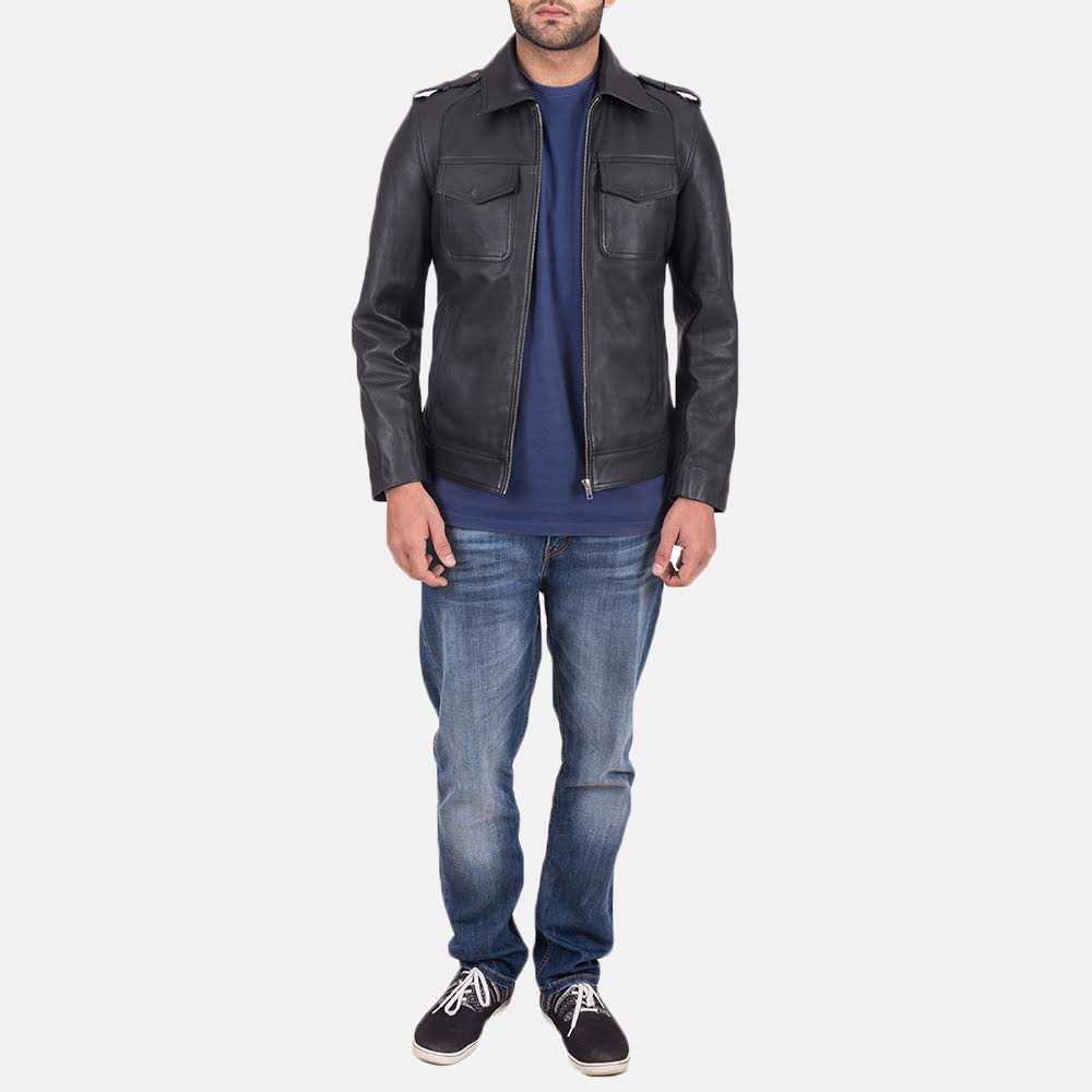 
Gros plan sur le col chemise et les zips métalliques de Sergeant Noir Veste en Cuir pour Homme