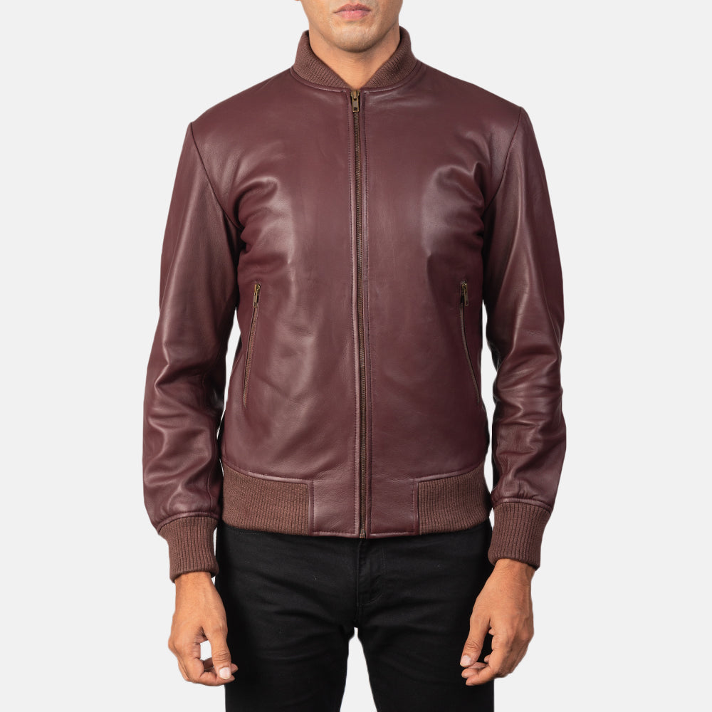 Vue détaillée of Varsity &amp; Zipper Hardware on Men's Shane Bordeaux Blouson Bomber en Cuir pour Homme