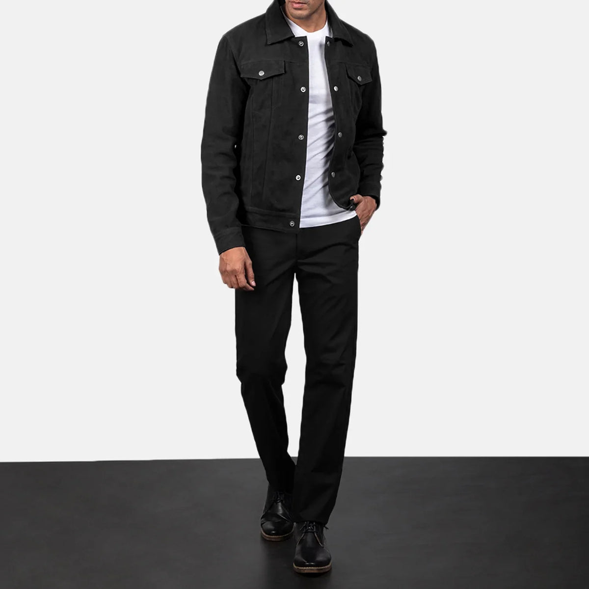 
Stallon Black Suede Jacket - Vue de profil mettant en valeur la coupe de manche ergonomique