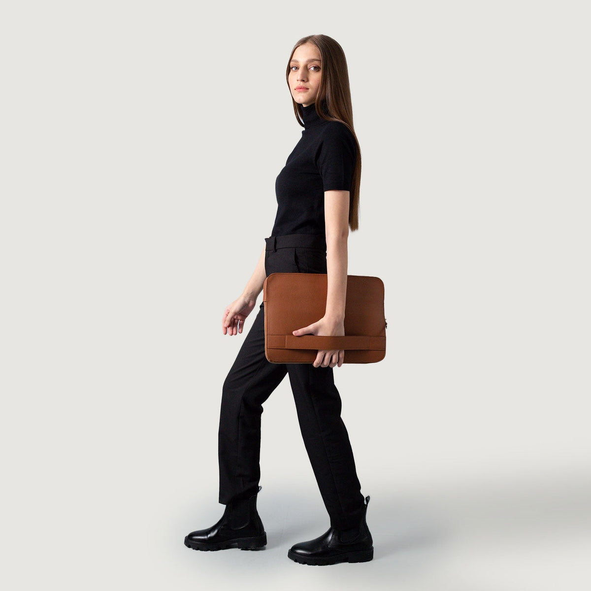 
The Baxter Leather Laptop Sleeve pour Femme pour Femme – alternate product view 9