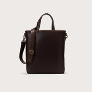 
The Poet Vintage Brown Leather Tote Bag For Men & Women in Vintage Brown Full-Grain Leather - Full Exterior Vue de face & silhouette ajustée | Acheter en ligne