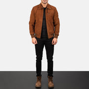 Men's Tomchi Camel Suede Veste en Cuir pour Homme - Vue de profil avec coupe de manche ergonomique