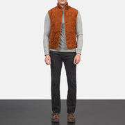 
Tony Marron Suede Vest pour Homme - Vue de profil mettant en valeur la coupe de manche ergonomique