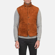 
Vue détaillée of Notch with removable throat latch & Button Hardware on Tony Marron Suede Vest pour Homme
