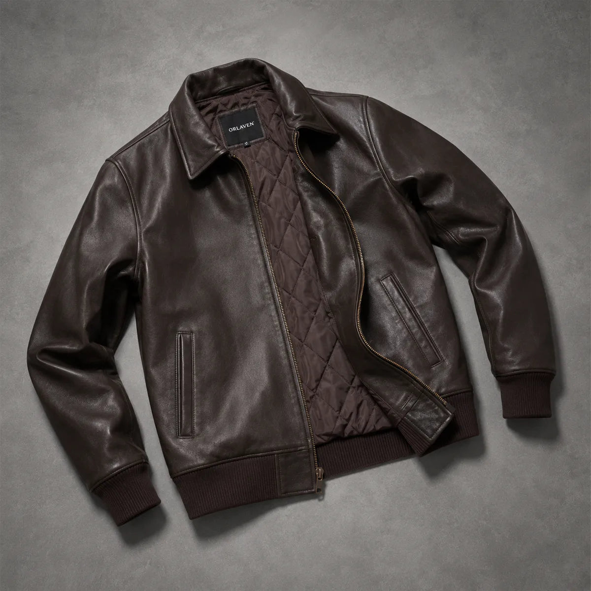 Tailored Rib Cuffs &amp; Hem Craftsmanship Construction Detail on Dark Marron Sheepskin Blouson Bomber en Cuir pour Homme