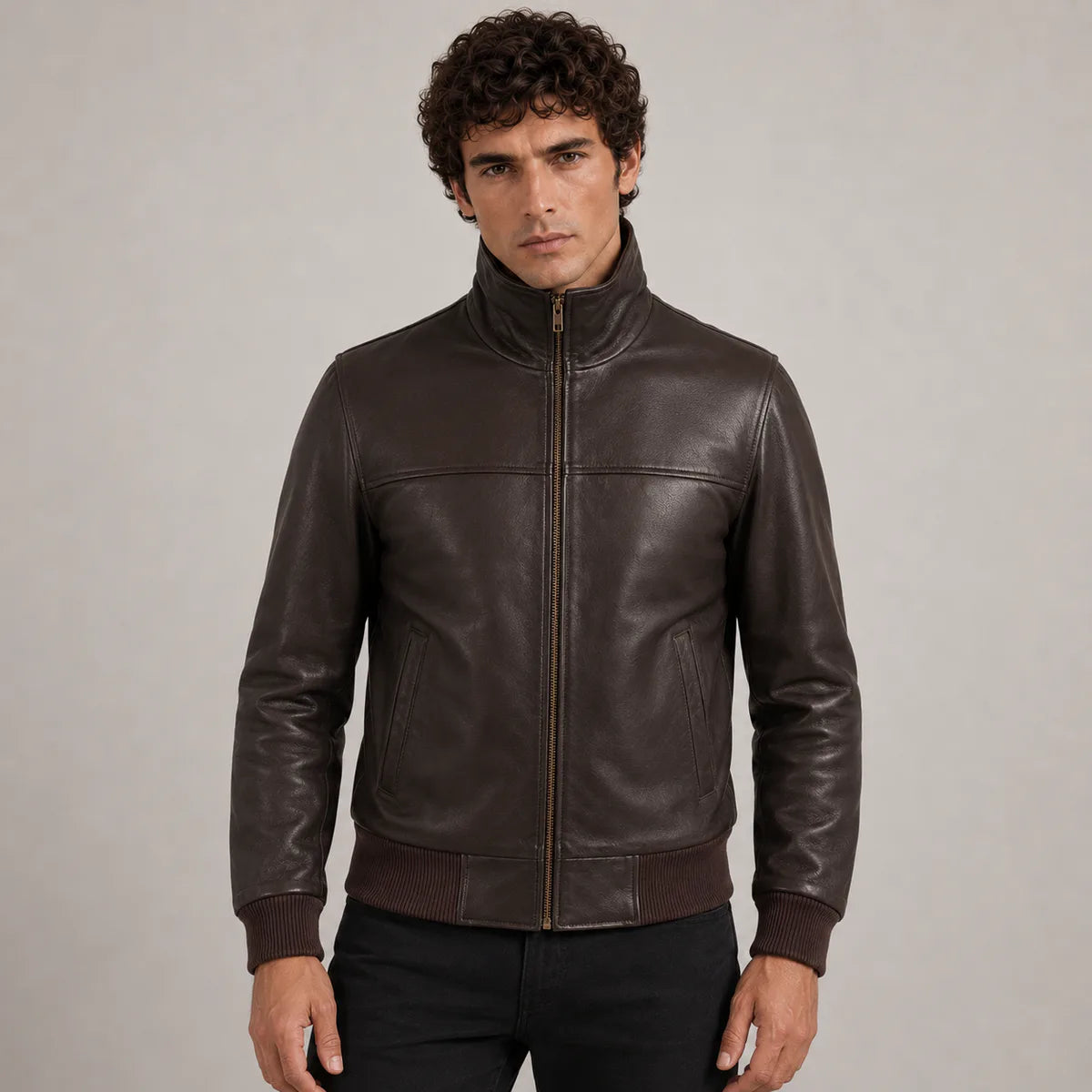 Dark Marron Sheepskin Blouson Bomber en Cuir pour Homme in Dark Brown Authentic Sheepskin &amp;Amp; Shearling - Vue de face &amp; silhouette ajustée | Acheter en ligne