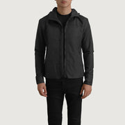 
Wesley Noir Hooded Windbreaker Veste en Cuir pour Homme en cuir de vachette noir véritable - Vue de face & silhouette ajustée | Acheter en ligne
