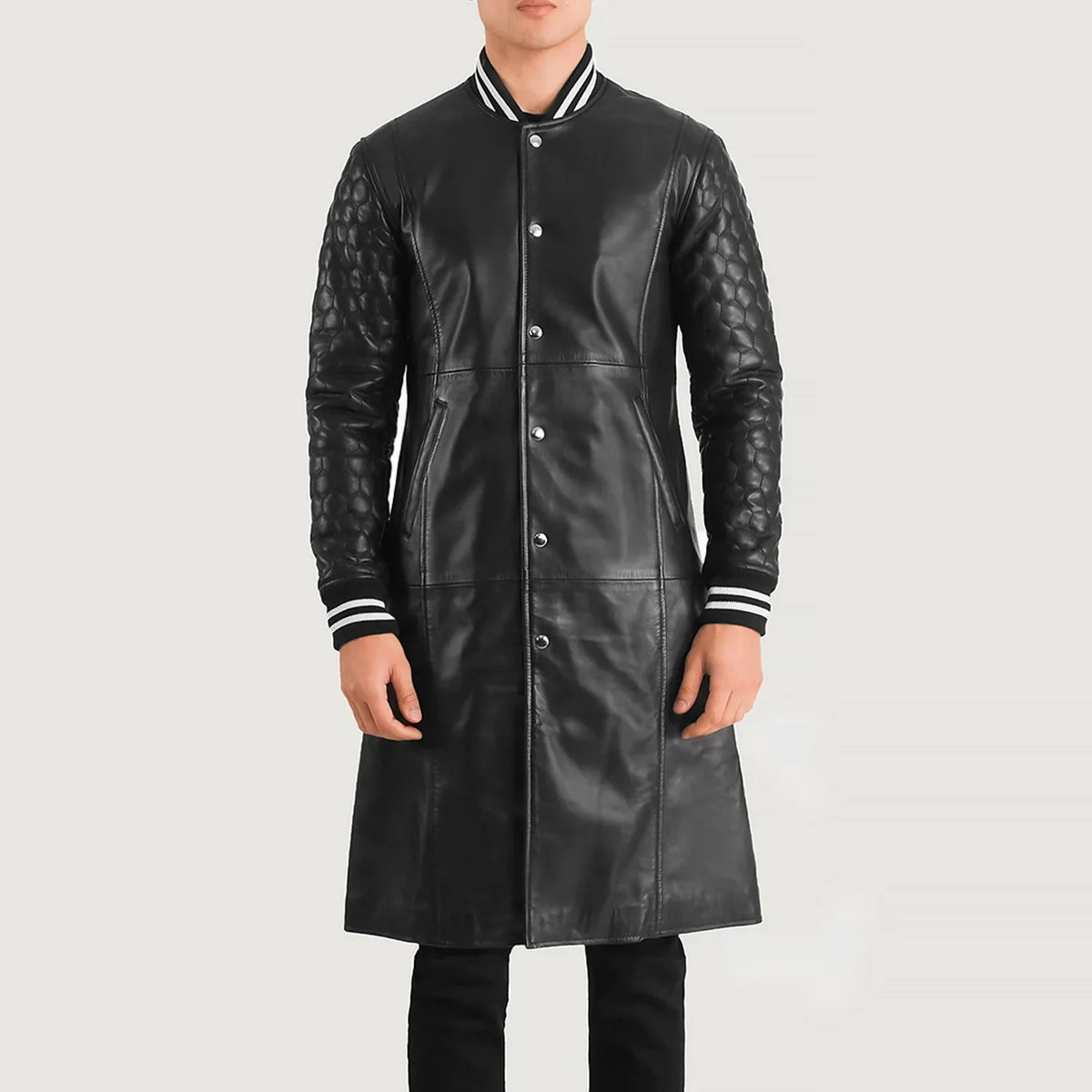 Vue détaillée of Varsity collar &amp; Snap Button button Hardware on Wilde Noir Leather Varsity Manteau en Cuir pour Homme