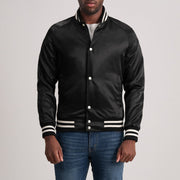 Xander Noir Varsity Veste en Cuir pour Homme in Black Satin - Vue de face &amp; silhouette ajustée | Acheter en ligne