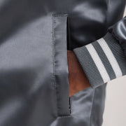 Vue intérieure Showing Quilted Polyester Lining &amp; Deux poches intérieures