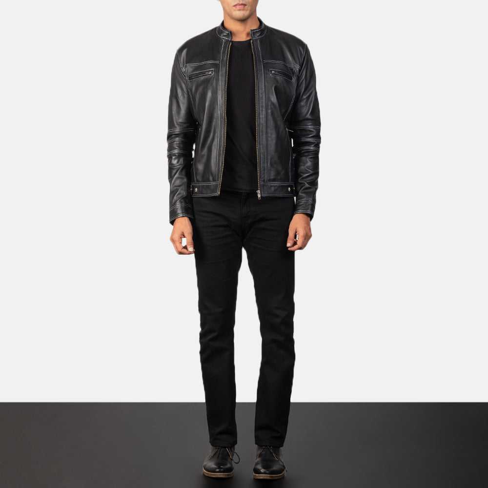 Youngster Distressed Black Leather Jacket - Vue de profil avec coupe de manche ergonomique