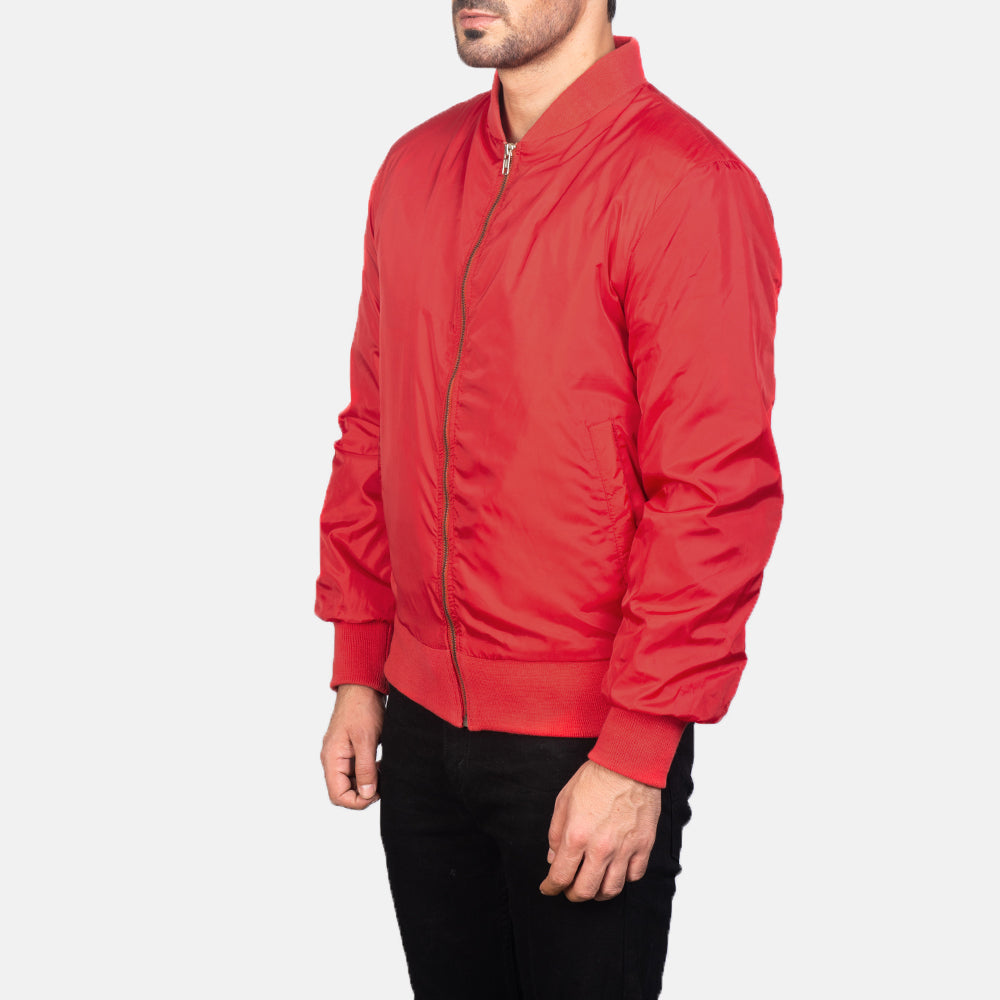 
Red Nylon Bomber Jacket - Vue arrière montrant la carrure ajustée et l'ourlet net
