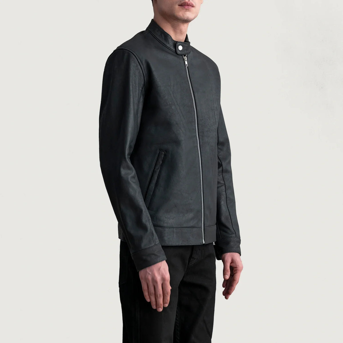 Tumbled Black Sheepskin Leather Biker Jacket - Vue de dos avec coupe ajustée aux épaules &amp; ourlet soigné